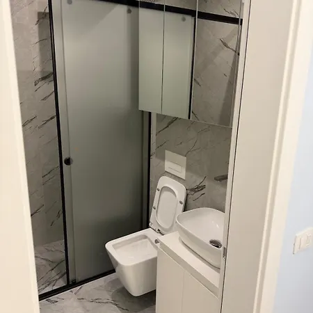 Gjuhadol Luna Apartament Szkodra