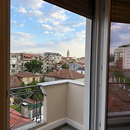 Apartament Gjuhadol Luna *