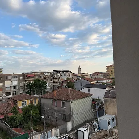 Gjuhadol Luna *